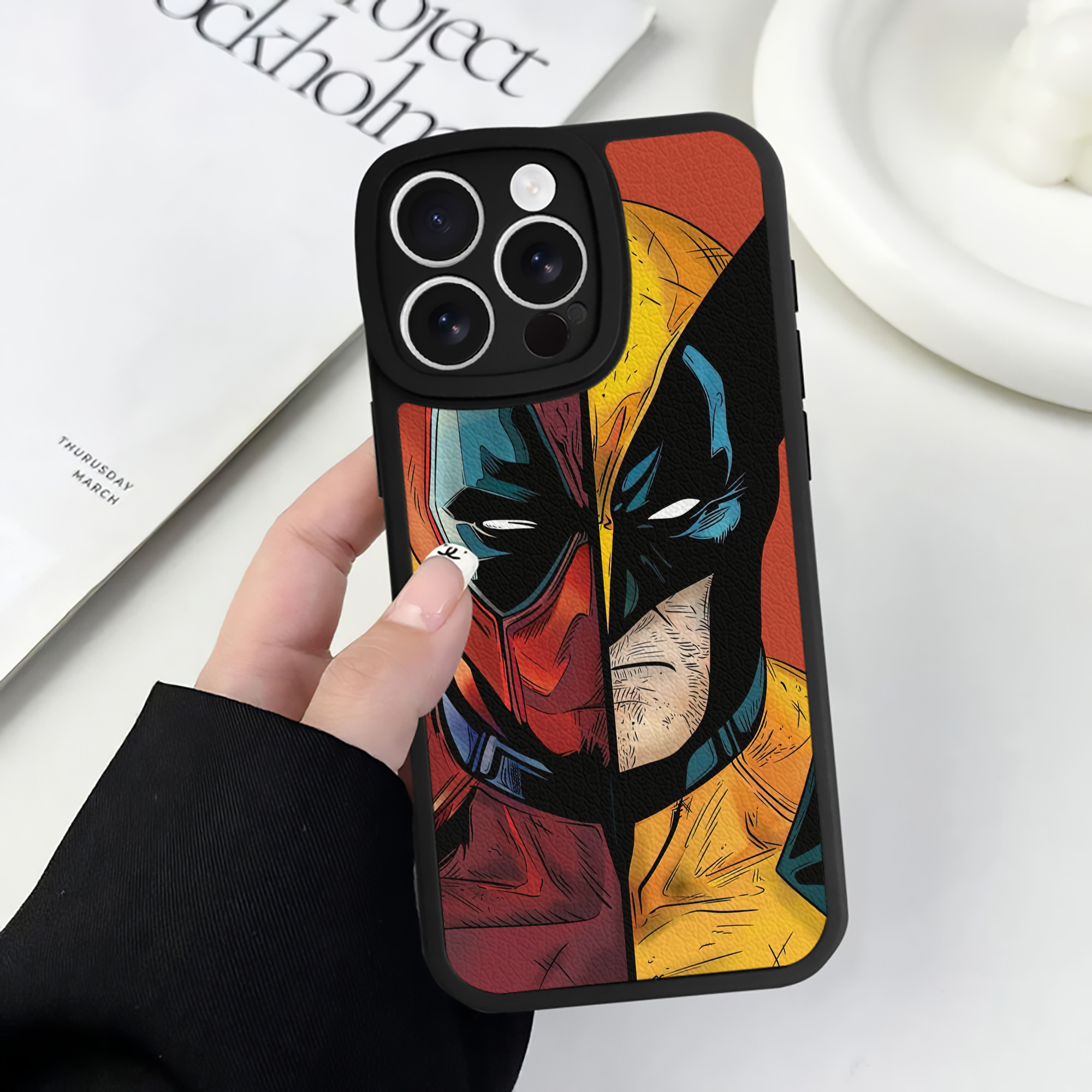 （画像用） Deadpool デッドプール 【iPhone 16シリーズ対応】シリコンスマホケース（レザー調） 材質：シリコン